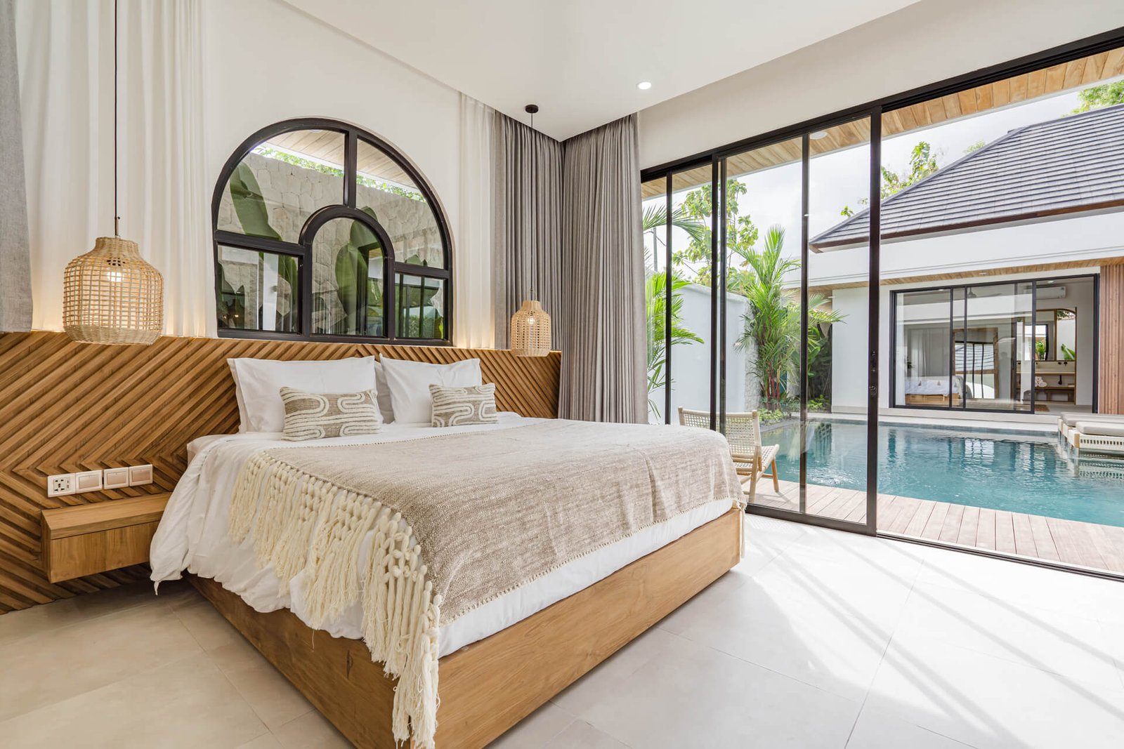 Teku-Villa-1st-Bedroom-5