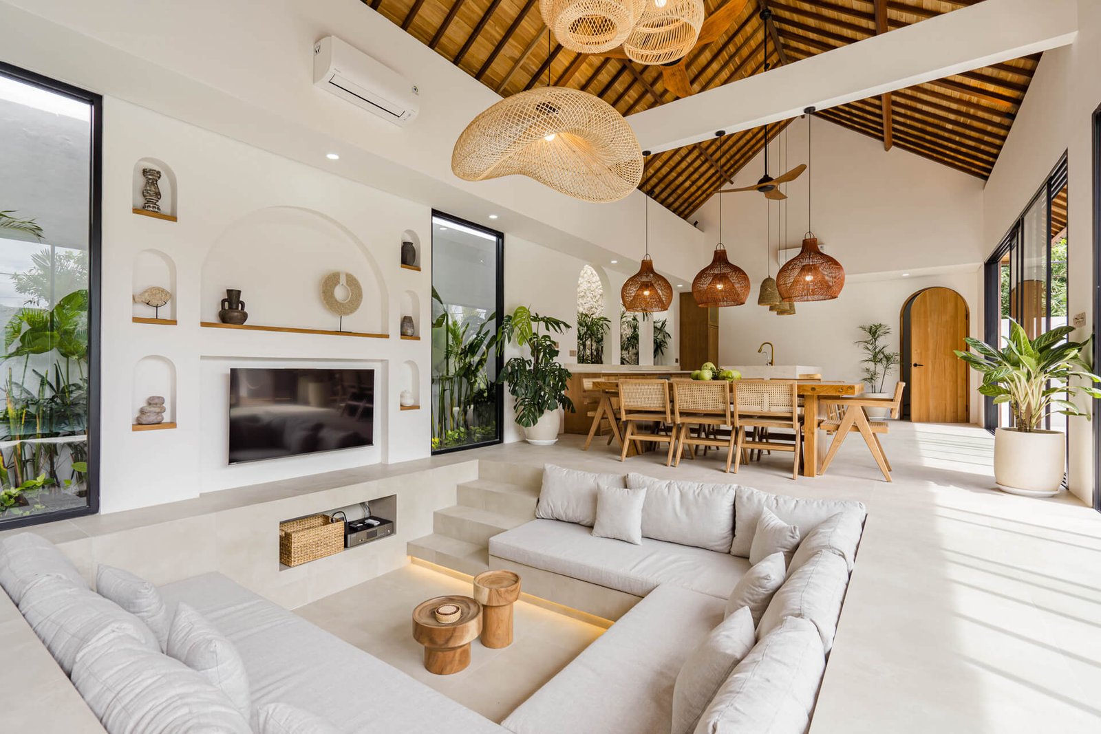 Teku-Villa-Living-3